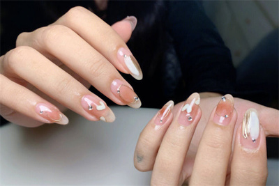 昆明美甲培訓(xùn)機(jī)構(gòu)排行 課程多元化學(xué)校榜單與鐳射系列材料解析